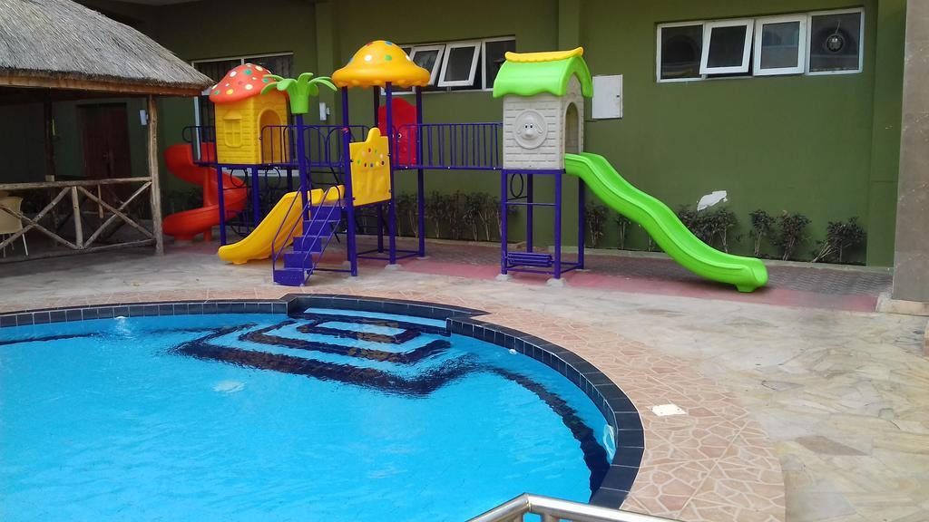 Seascape Hotel Dar es Salaam Buitenkant foto
