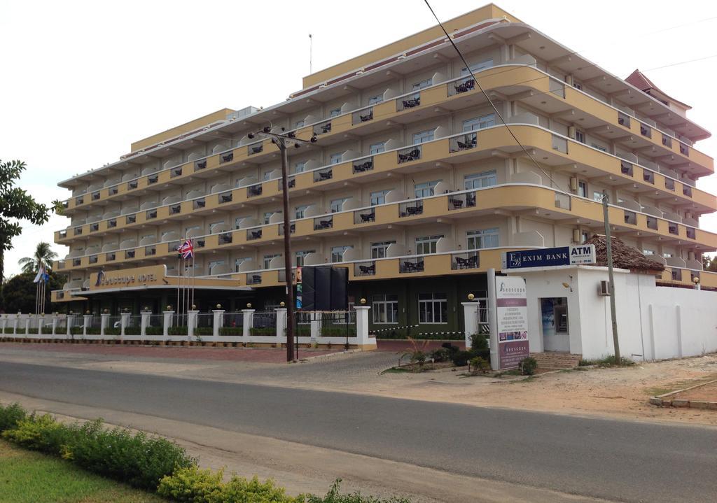 Seascape Hotel Dar es Salaam Buitenkant foto
