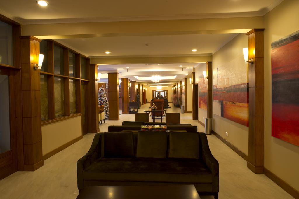 Seascape Hotel Dar es Salaam Buitenkant foto