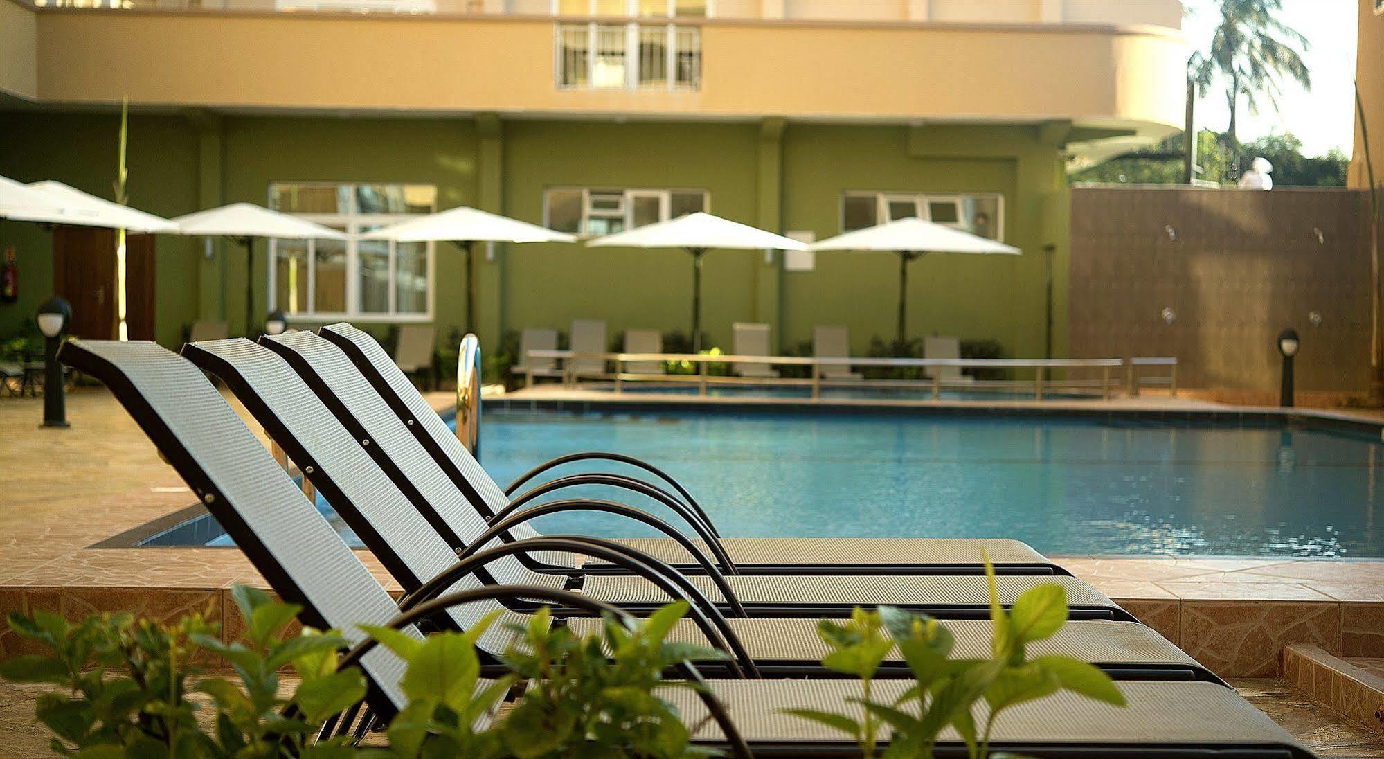 Seascape Hotel Dar es Salaam Buitenkant foto